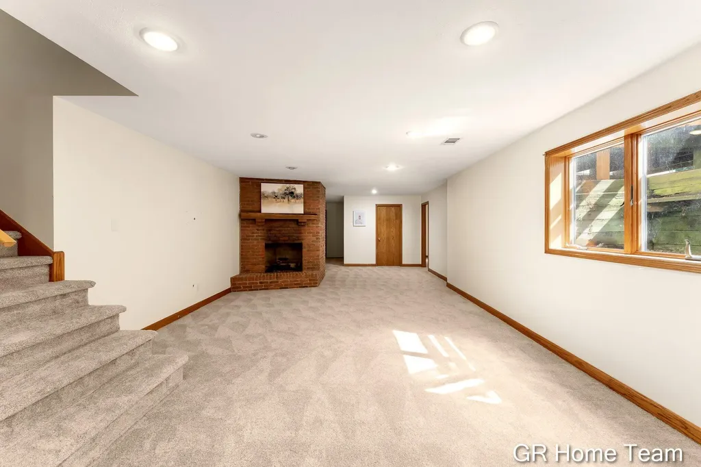 4542 Terry Drive SE Kentwood City MI 49512