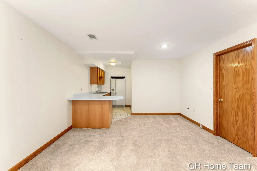4542 Terry Drive SE Kentwood City MI 49512
