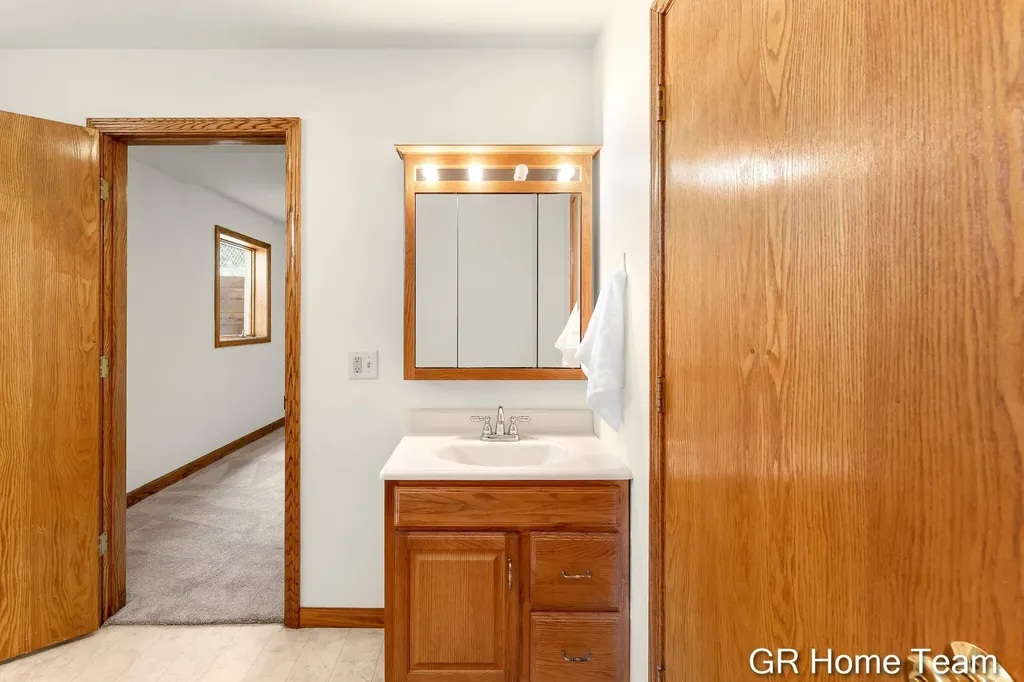 4542 Terry Drive SE Kentwood City MI 49512
