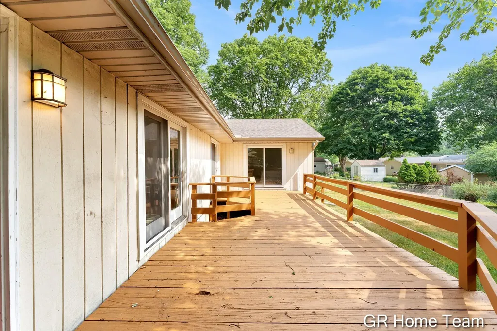 4542 Terry Drive SE Kentwood City MI 49512