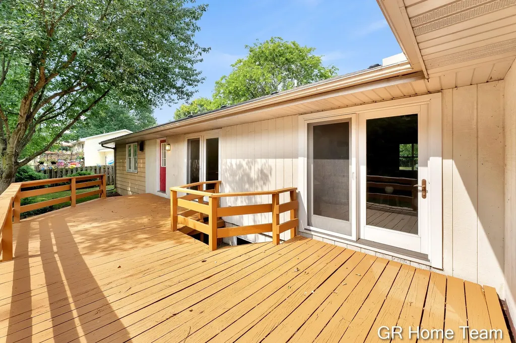 4542 Terry Drive SE Kentwood City MI 49512