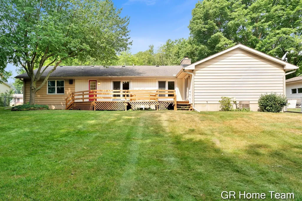 4542 Terry Drive SE Kentwood City MI 49512