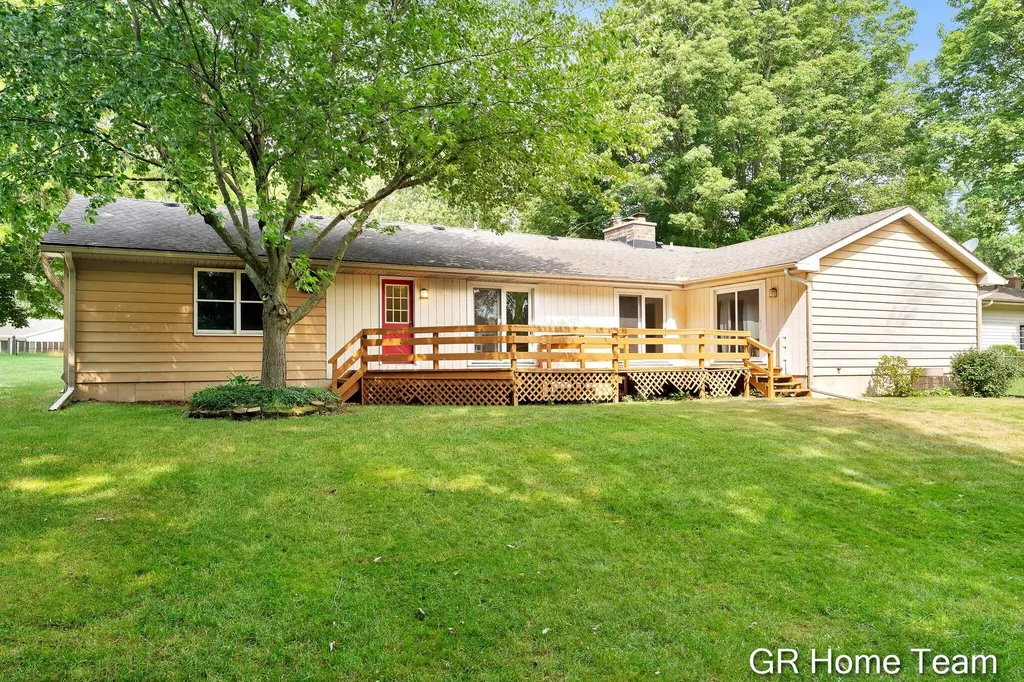 4542 Terry Drive SE Kentwood City MI 49512