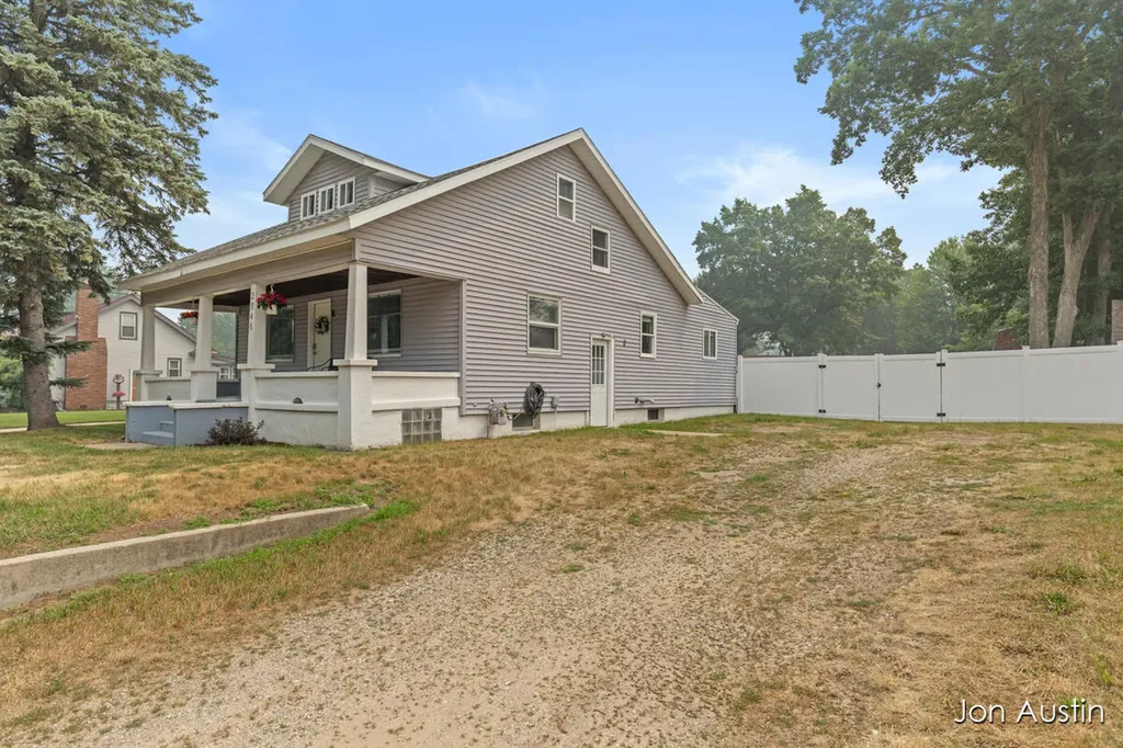 3846 Byron Center Avenue SW Wyoming City MI 49519