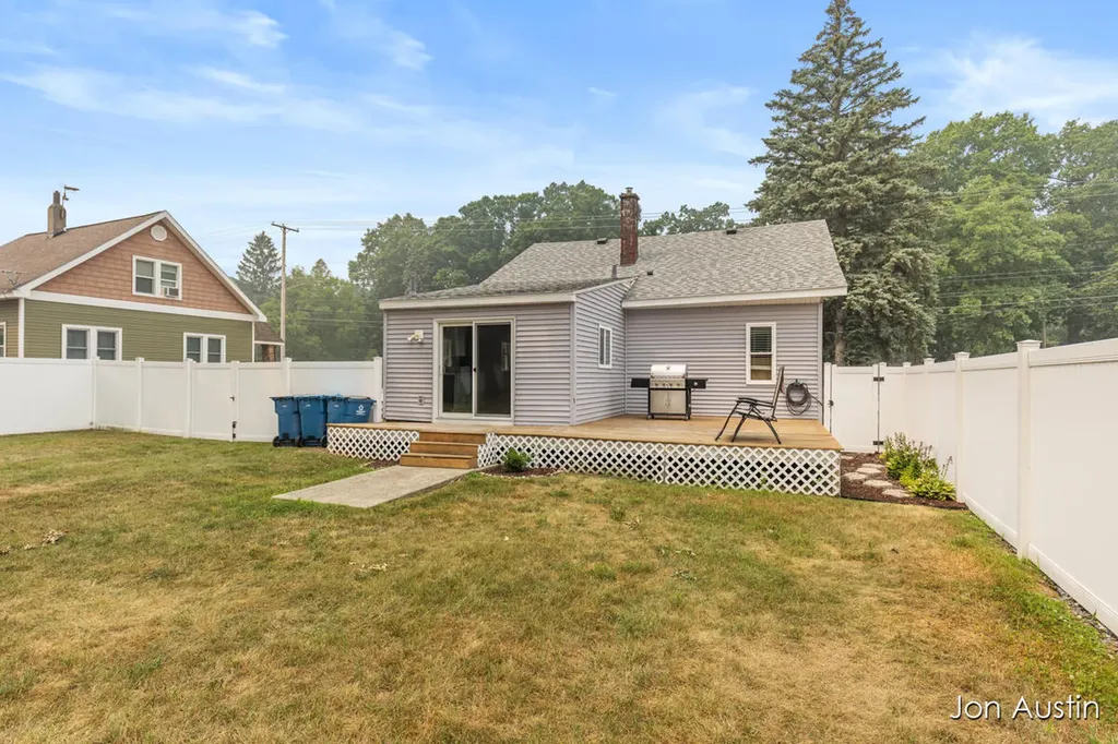 3846 Byron Center Avenue SW Wyoming City MI 49519