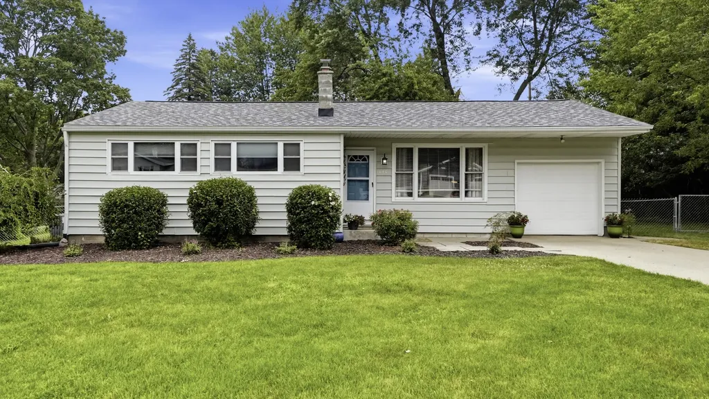 1040 Kirk Drive SE Grand Rapids Charter Township MI 49546