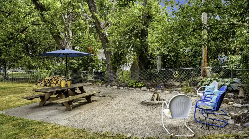1040 Kirk Drive SE Grand Rapids Charter Township MI 49546