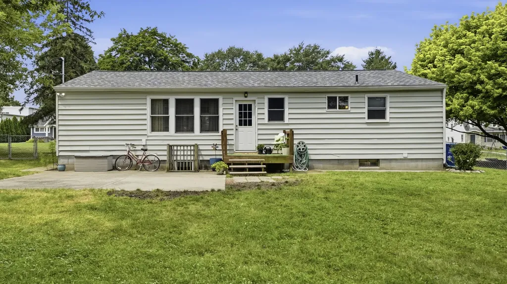 1040 Kirk Drive SE Grand Rapids Charter Township MI 49546