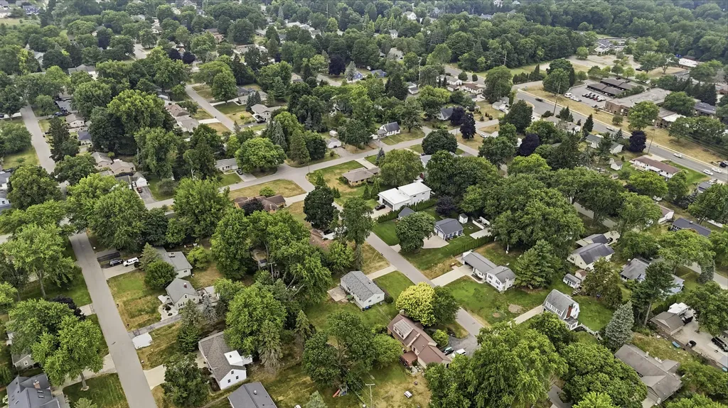 1040 Kirk Drive SE Grand Rapids Charter Township MI 49546