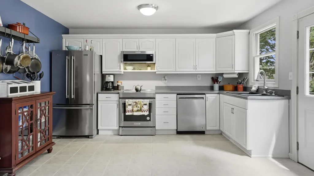 1040 Kirk Drive SE Grand Rapids Charter Township MI 49546