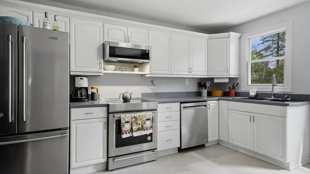 1040 Kirk Drive SE Grand Rapids Charter Township MI 49546