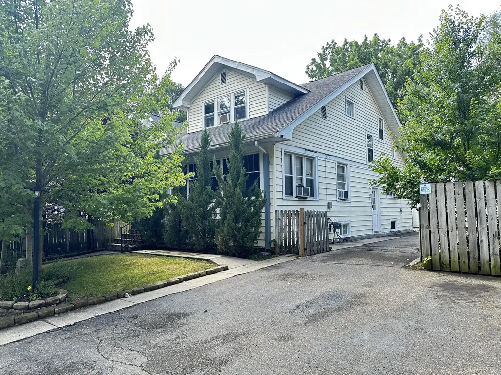 912 Reed Avenue Kalamazoo City MI 49001