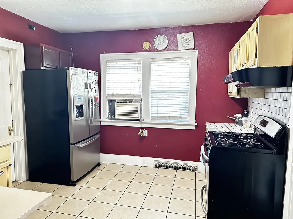 912 Reed Avenue Kalamazoo City MI 49001