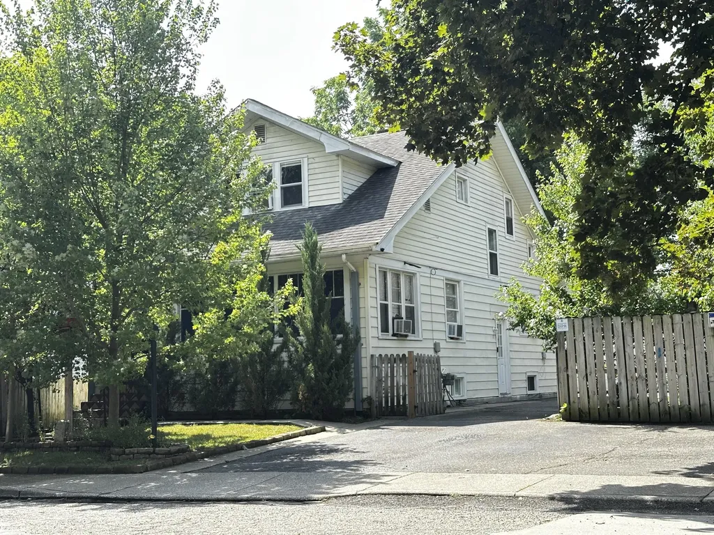 912 Reed Avenue Kalamazoo City MI 49001