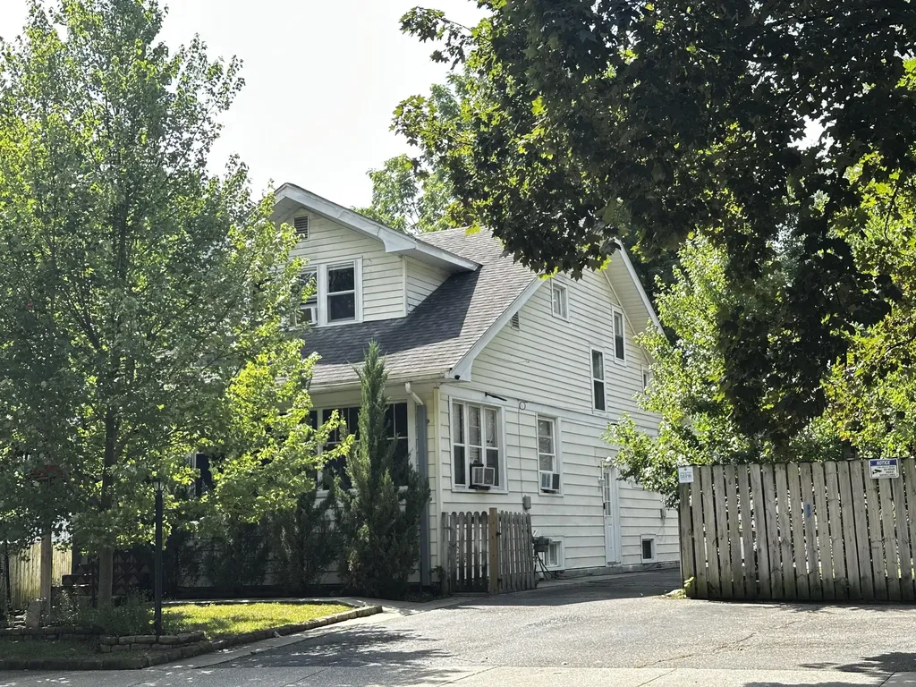 912 Reed Avenue Kalamazoo City MI 49001