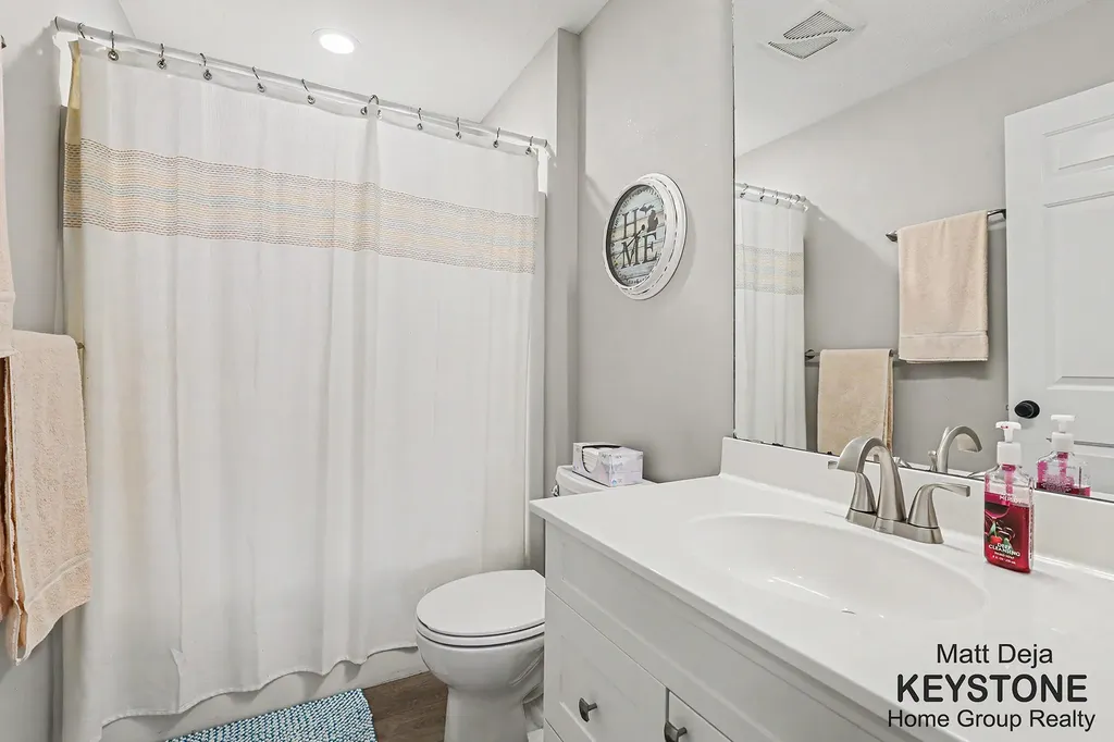 3870 Windwood Drive NE Plainfield Charter Township MI 49341
