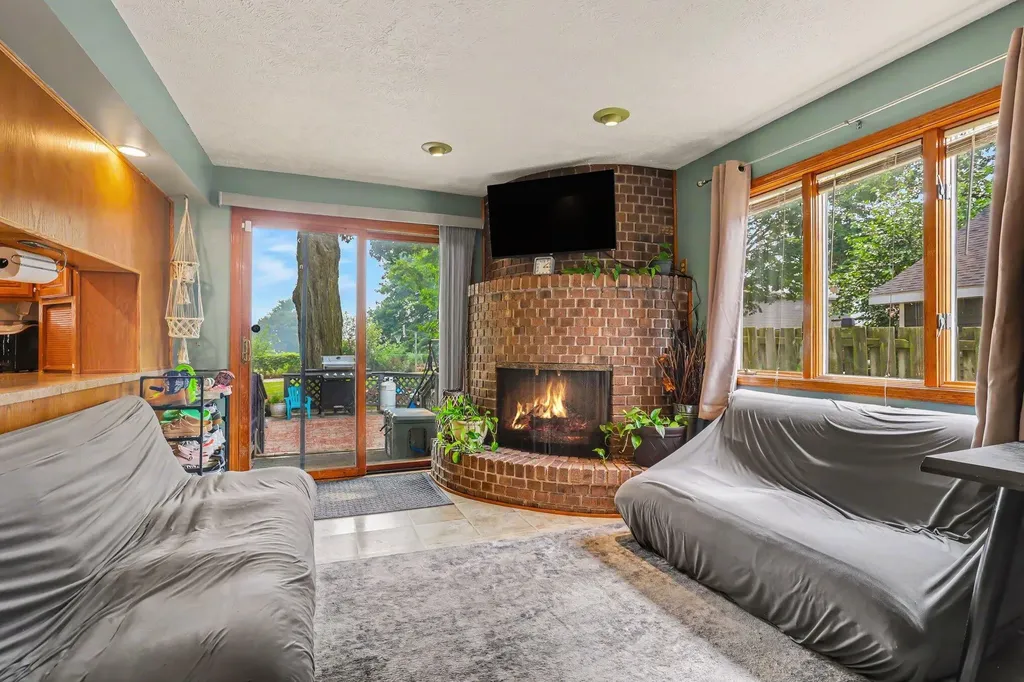42 E Waterloo Street NW Unknown City MI 49318
