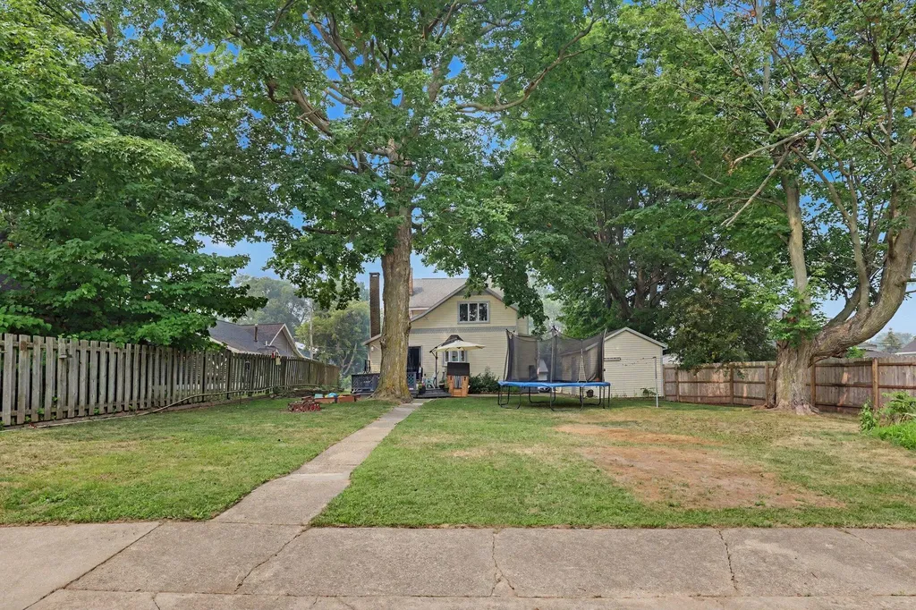 42 E Waterloo Street NW Unknown City MI 49318