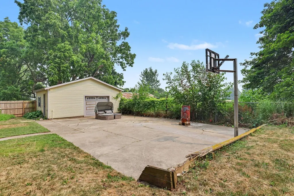 42 E Waterloo Street NW Unknown City MI 49318
