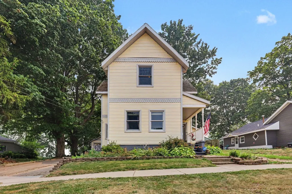 42 E Waterloo Street NW Unknown City MI 49318
