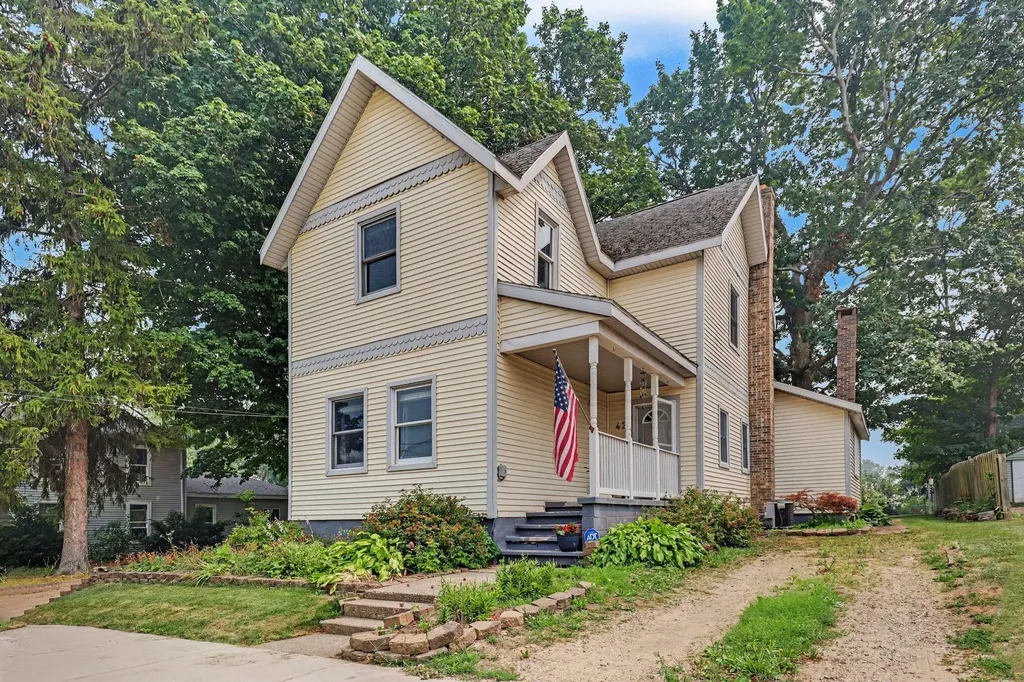 42 E Waterloo Street NW Unknown City MI 49318