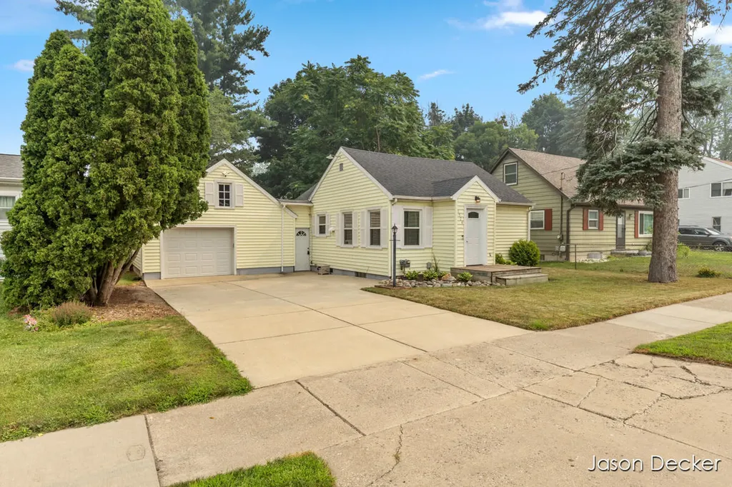1524 Downey Street Lansing City MI 48906