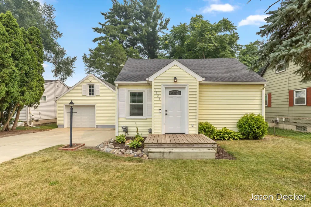 1524 Downey Street Lansing City MI 48906