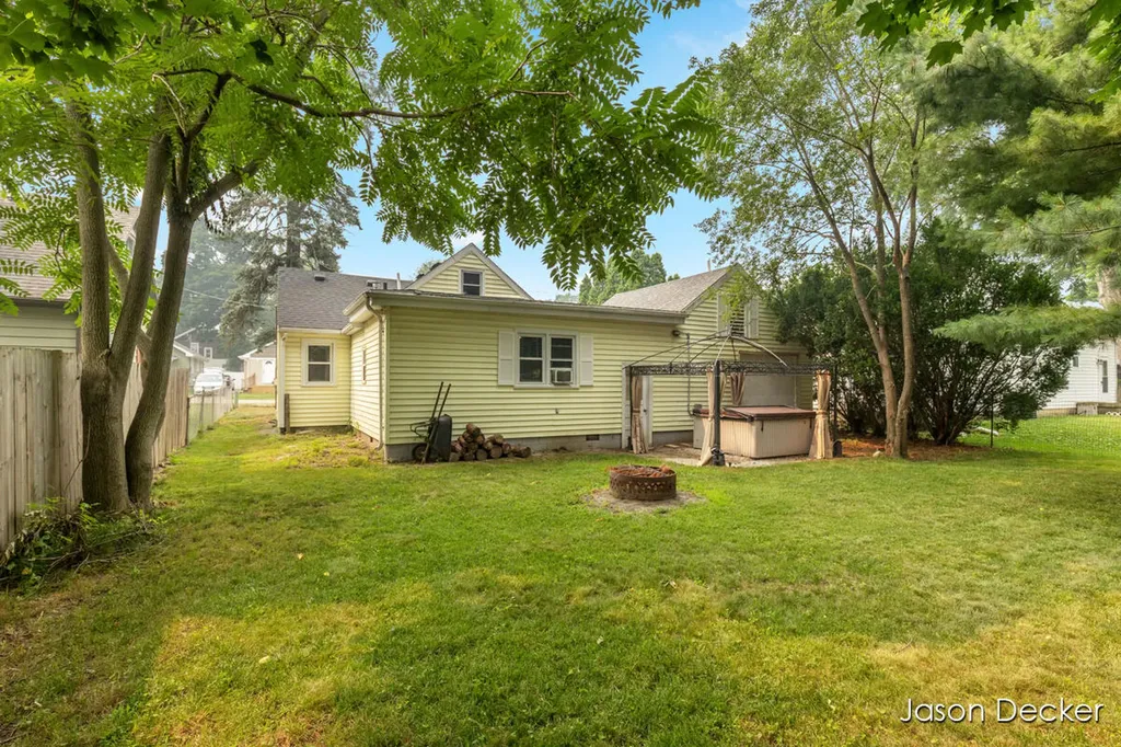 1524 Downey Street Lansing City MI 48906