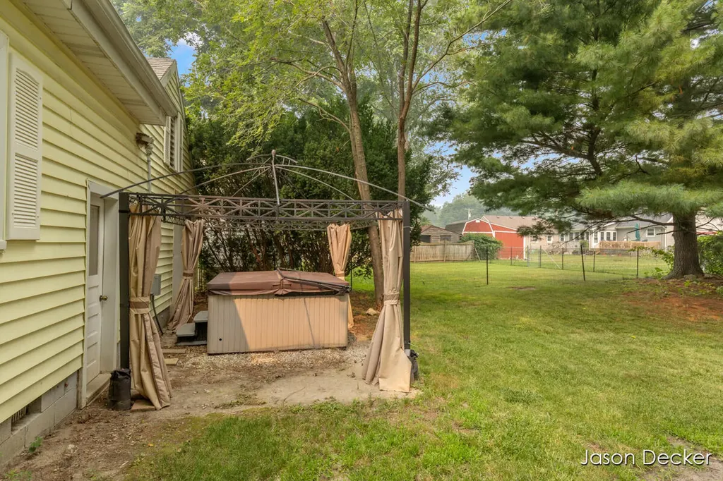1524 Downey Street Lansing City MI 48906