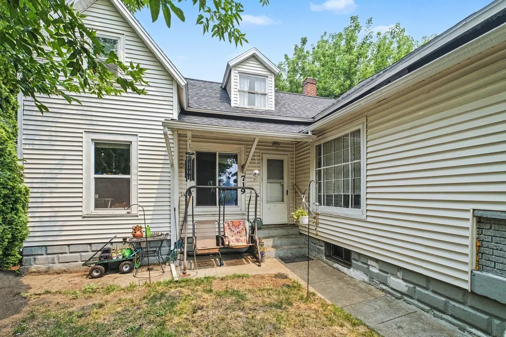717-719 5th Street NW Grand Rapids City MI 49504
