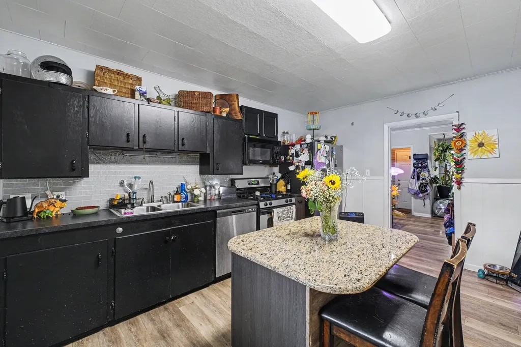 717-719 5th Street NW Grand Rapids City MI 49504