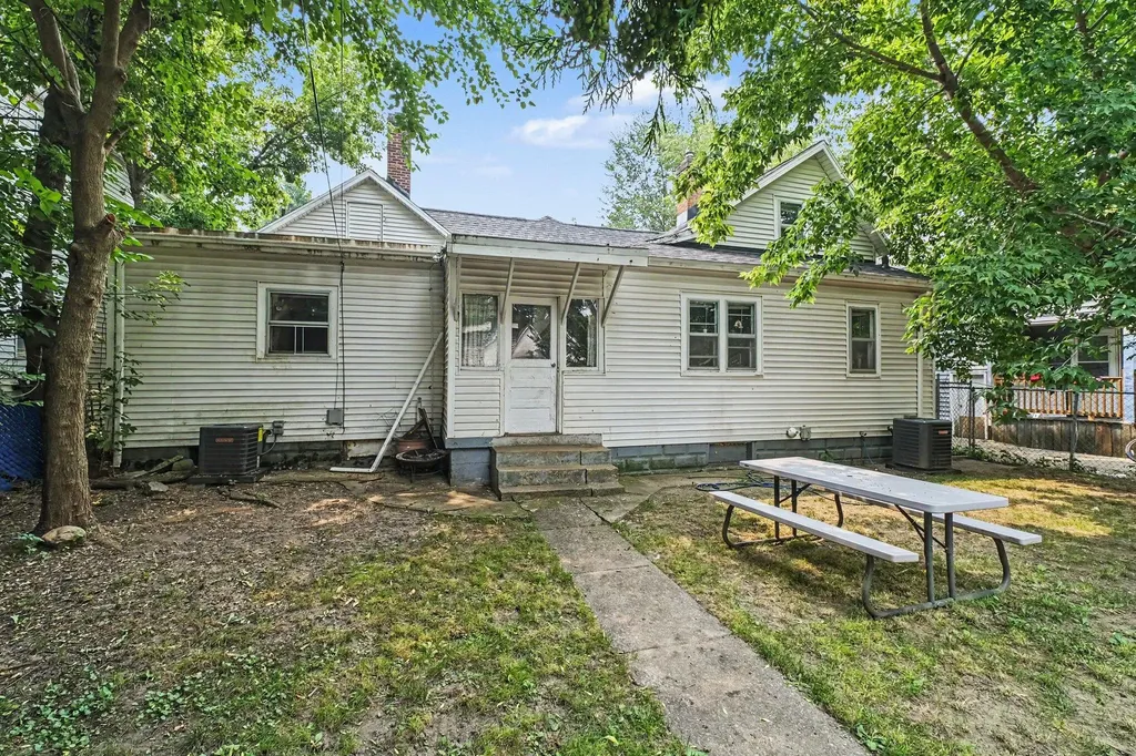 717-719 5th Street NW Grand Rapids City MI 49504