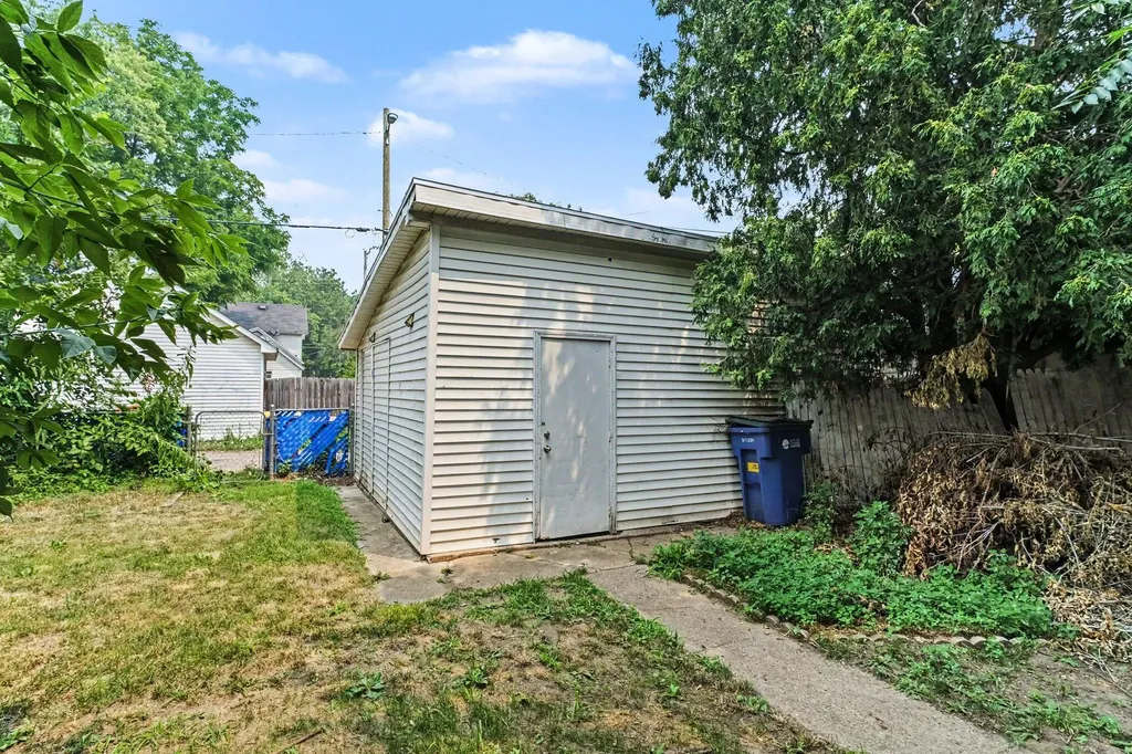 717-719 5th Street NW Grand Rapids City MI 49504