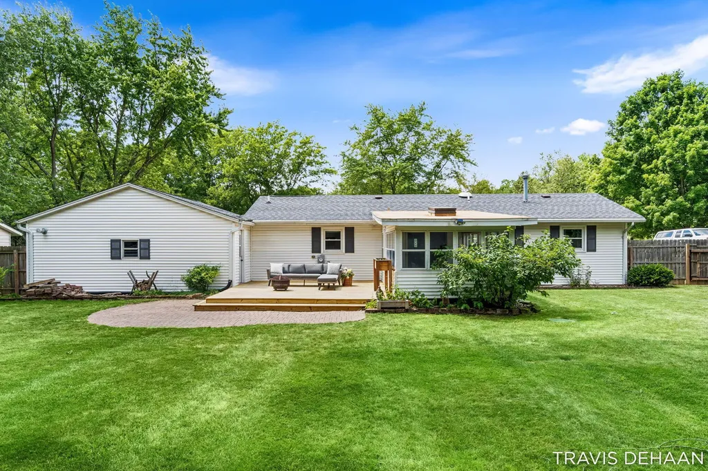6898 Maynard Road Portland Township MI 48875