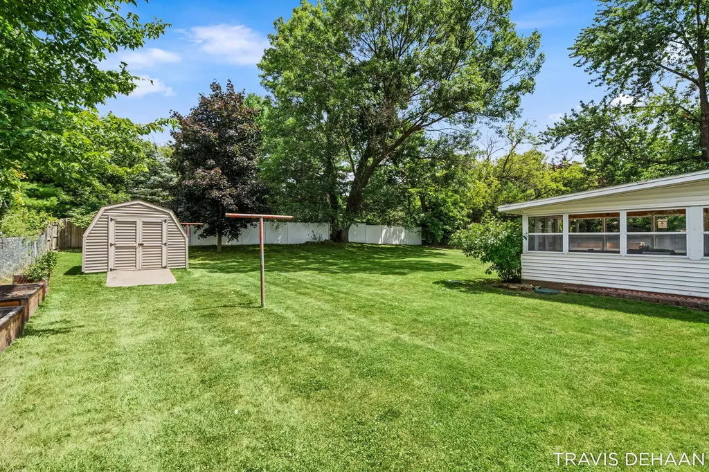 6898 Maynard Road Portland Township MI 48875