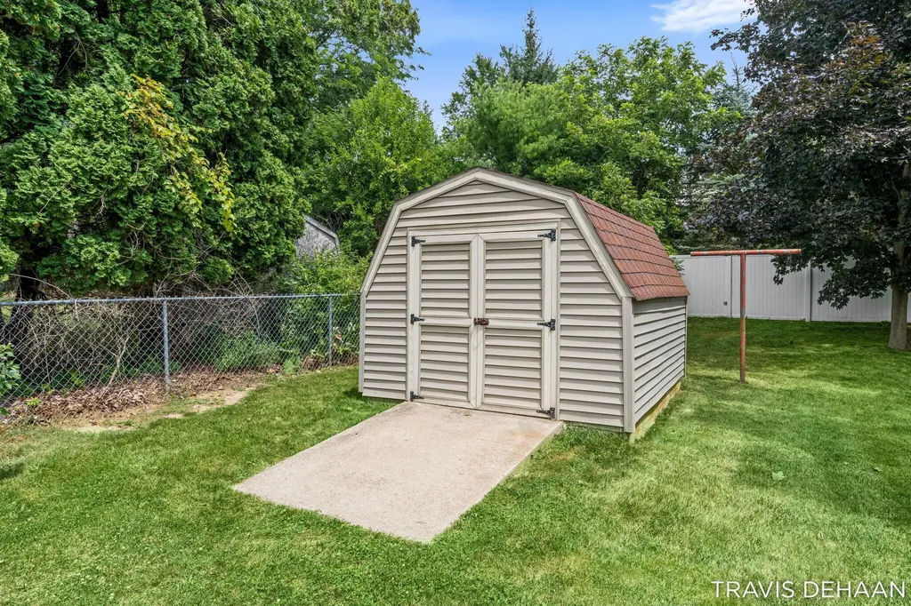6898 Maynard Road Portland Township MI 48875