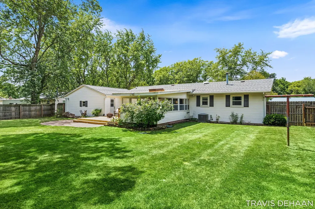 6898 Maynard Road Portland Township MI 48875