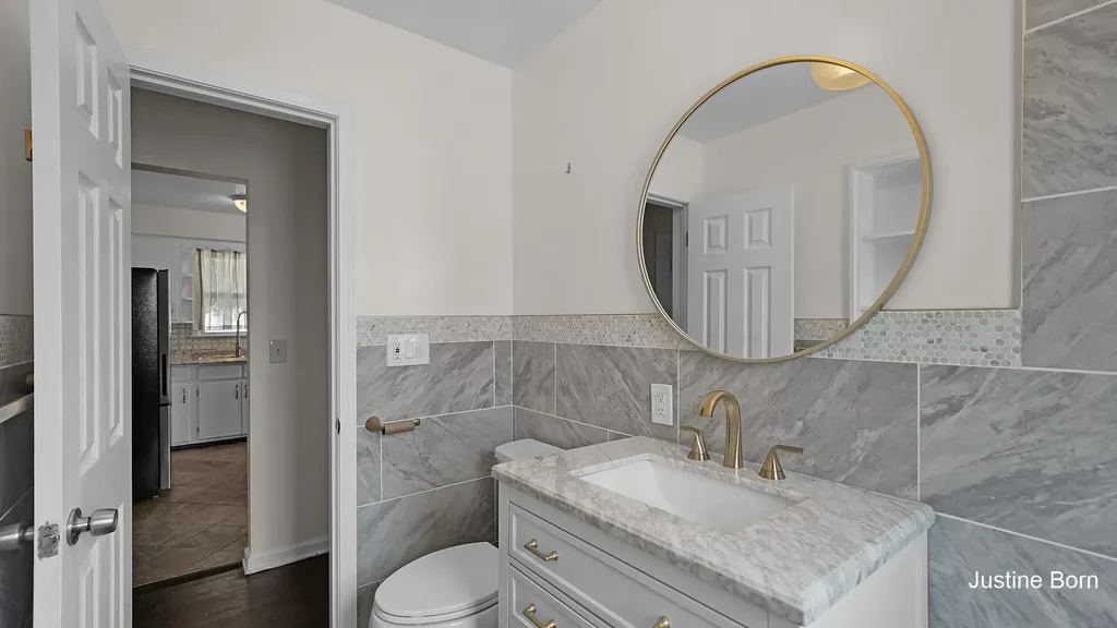 546 Ferris Street NW Walker City MI 49544