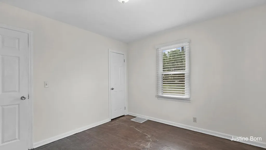 546 Ferris Street NW Walker City MI 49544