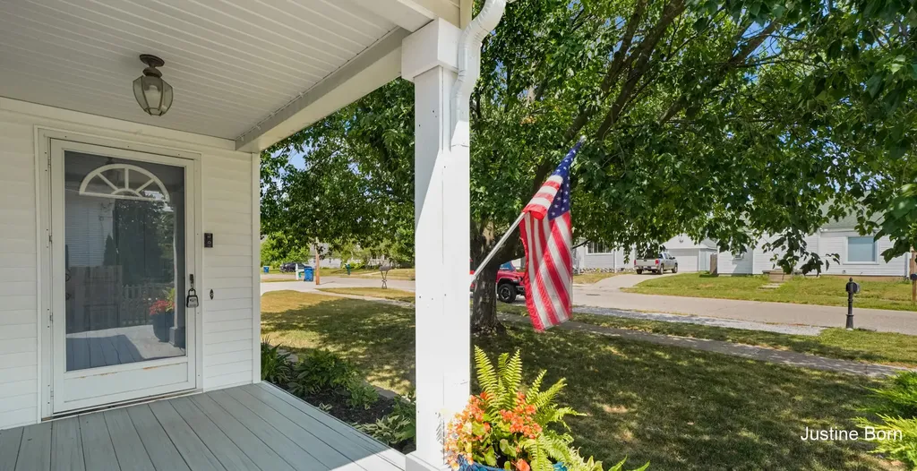 546 Ferris Street NW Walker City MI 49544