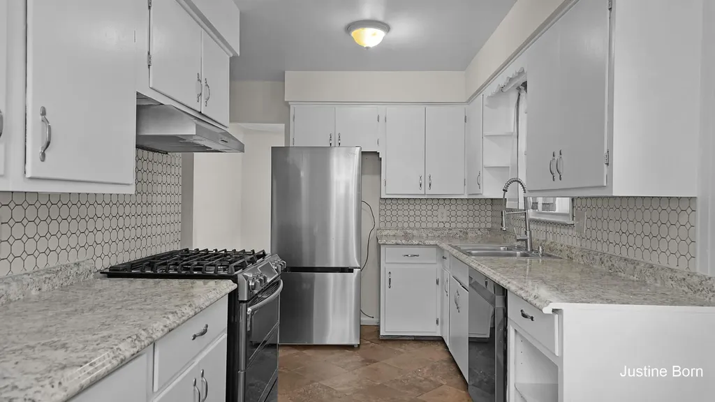 546 Ferris Street NW Walker City MI 49544