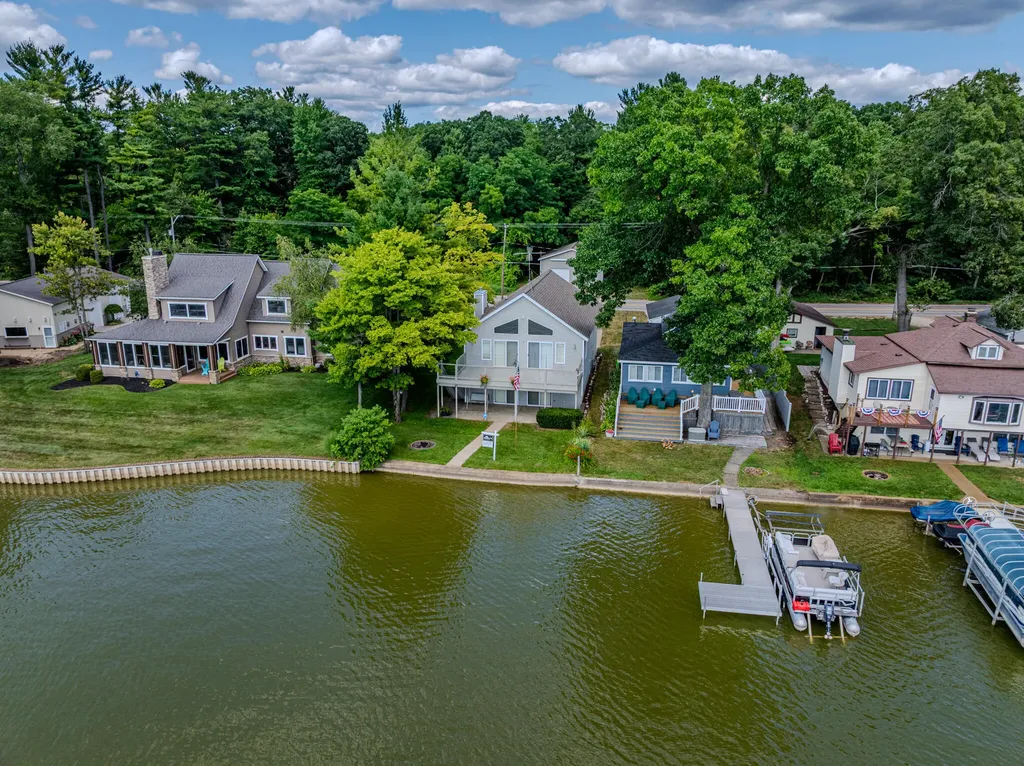966 E 88th Brooks Township MI 49337
