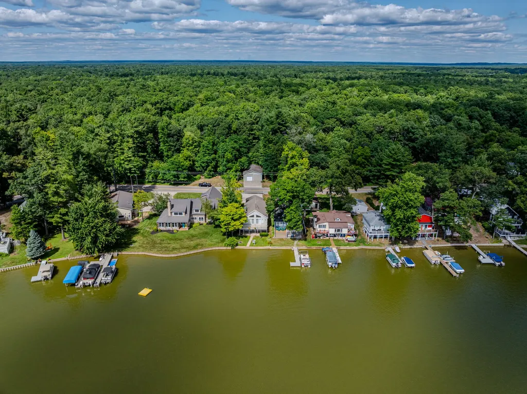 966 E 88th Brooks Township MI 49337