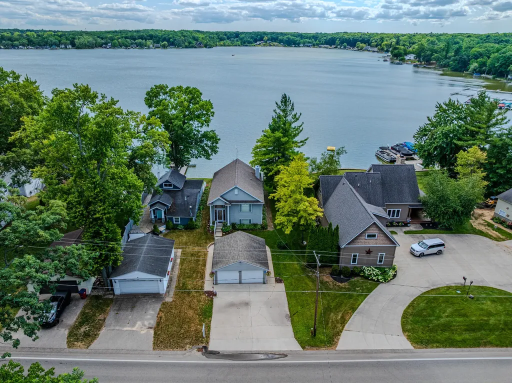 966 E 88th Brooks Township MI 49337