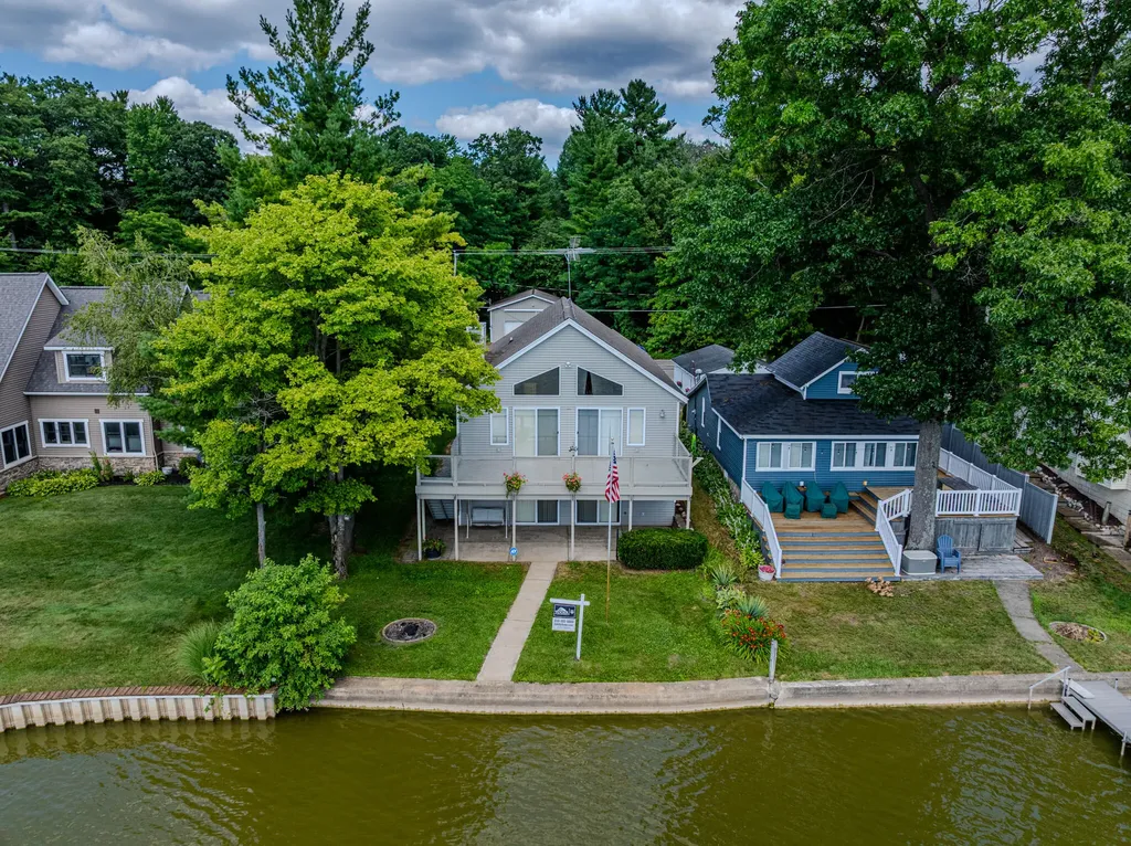 966 E 88th Brooks Township MI 49337