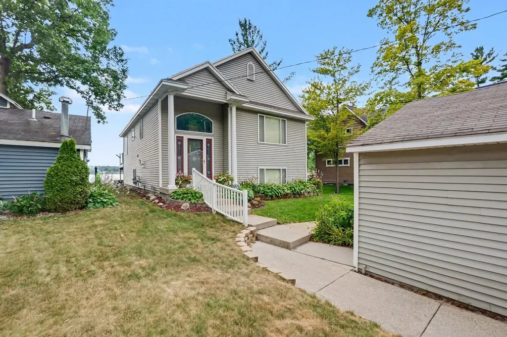 966 E 88th Brooks Township MI 49337