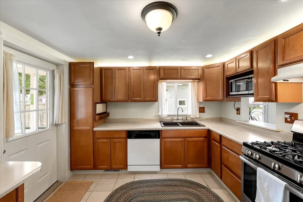 716 Pleasant Street Belding City MI 48809