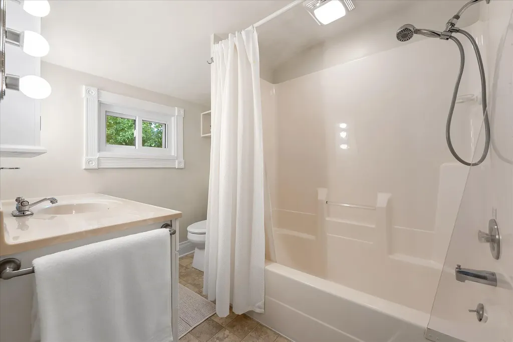 716 Pleasant Street Belding City MI 48809