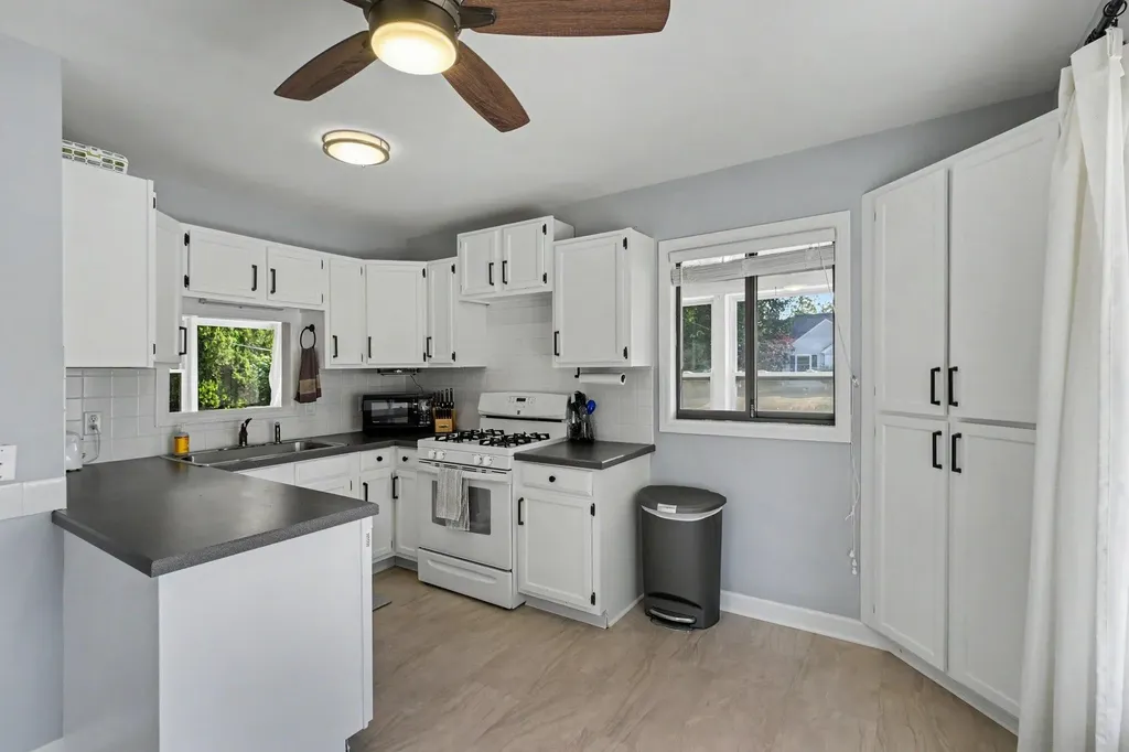 7645 Hazel Drive Georgetown Charter Township MI 49428