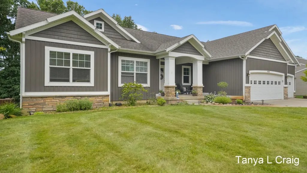 9266 Trafalgar Drive SE Caledonia Township MI 49302